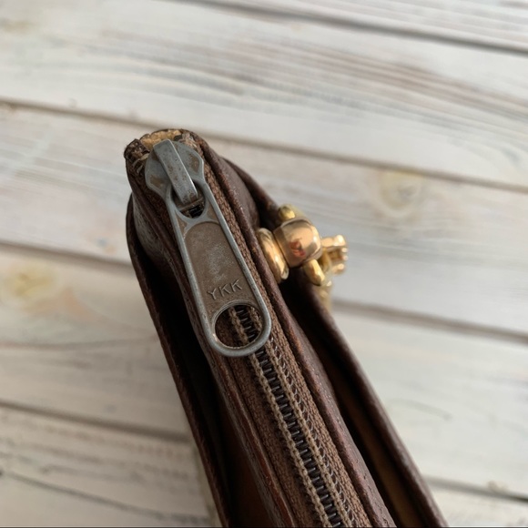 VINTAGE GUCCI GG MONOGRAM WEB CHAIN ZIP CROSSBODY BAG - Picture 11 of 11